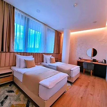 Emerald Hotel 4*