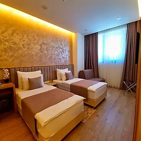 Emerald Hotel 4*