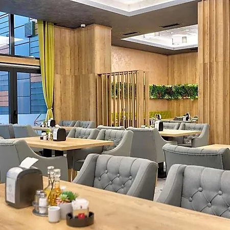 Hotel Emerald
